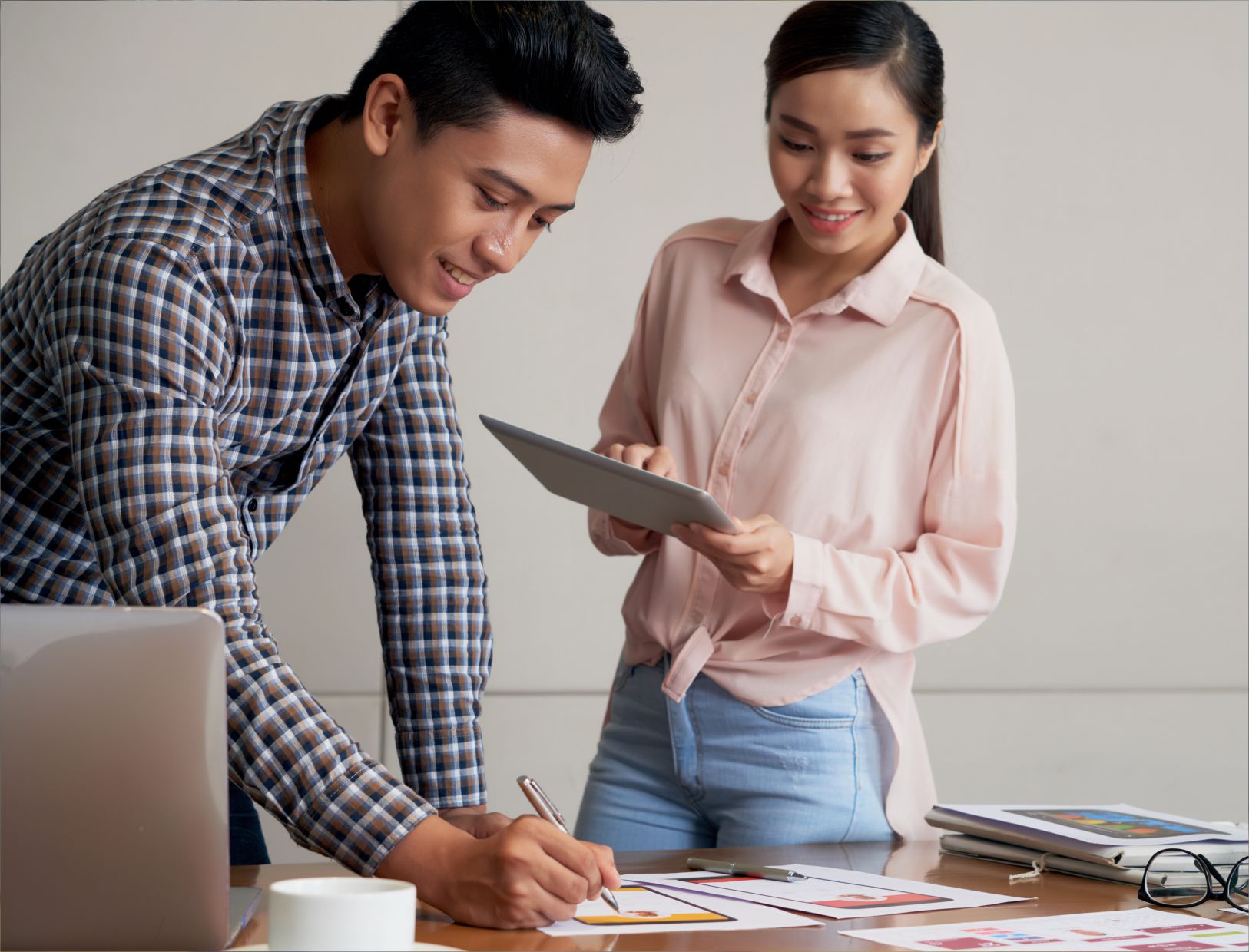 Website memiliki desain yang responsif - JMC Indonesia