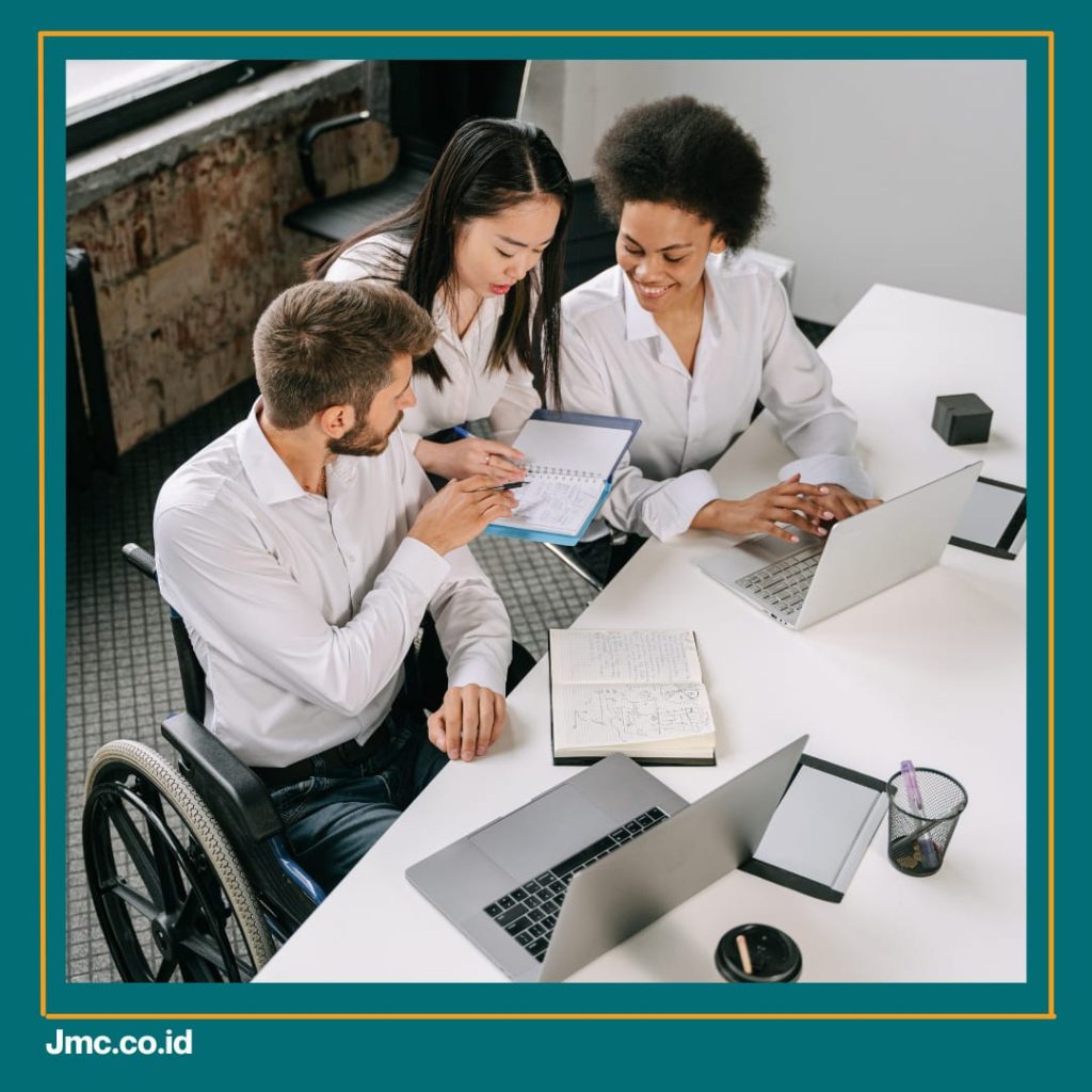 Implementasi Sistem HRIS pada Bisnis Toko